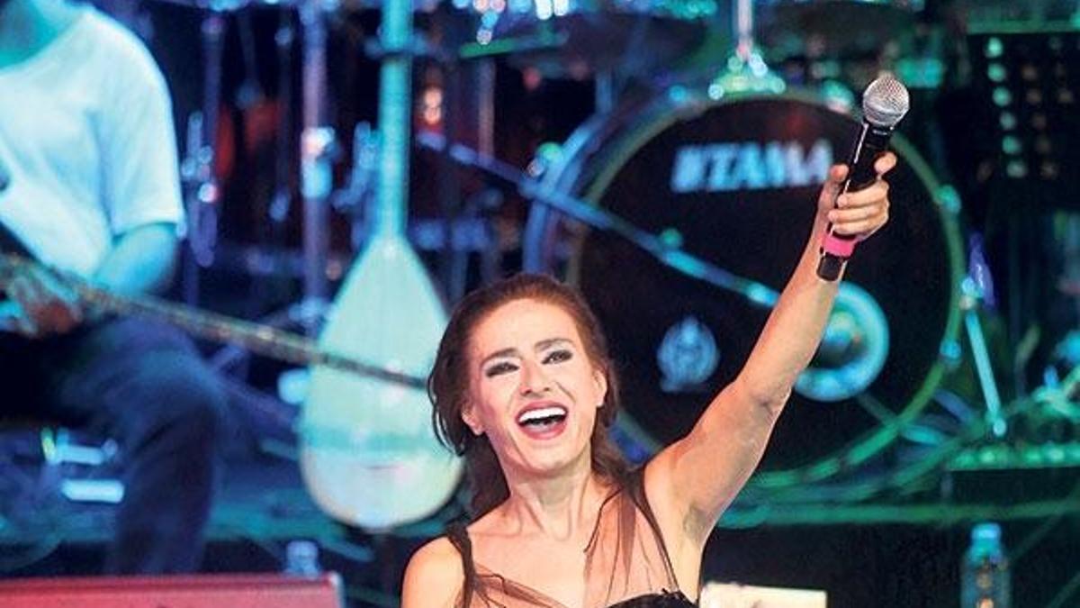 Kariyerinde ilk kez Harbiye sahnesinde