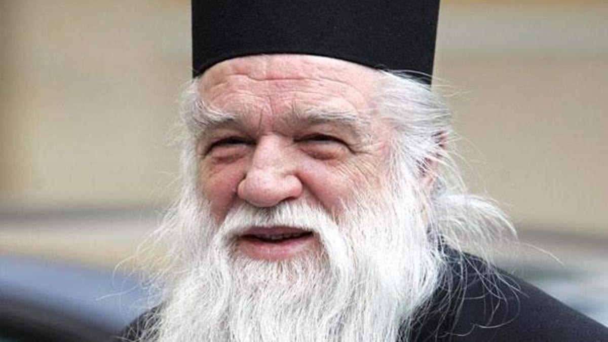 Yunan psikopos: Yangın, Çipras ateist olduğu için çıktı