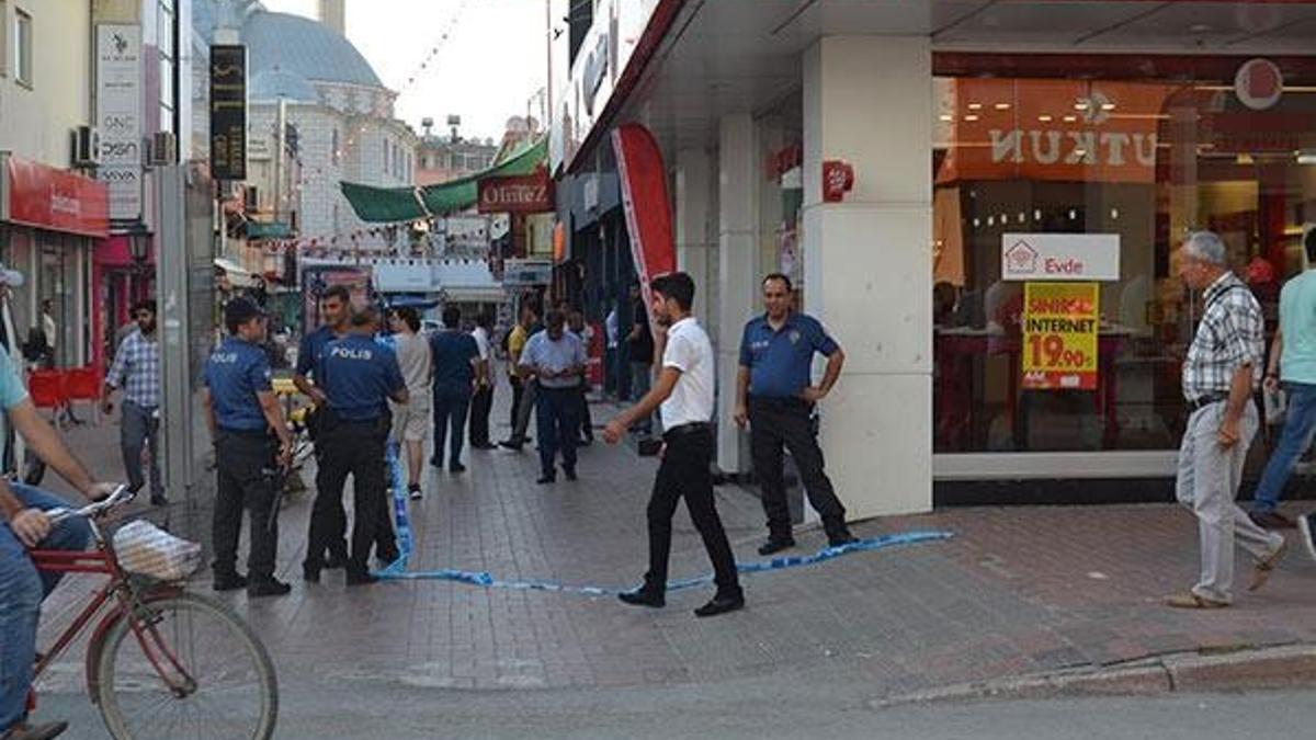 İnternete bağlanamayınca pompalı tüfekle iş yeri bastı