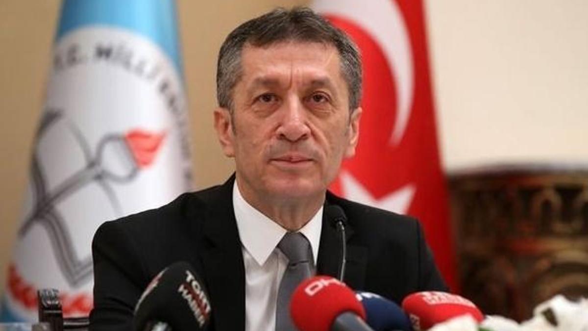 MEB'in "ALO 147" hattı bakanın talimatıyla kaldırıldı