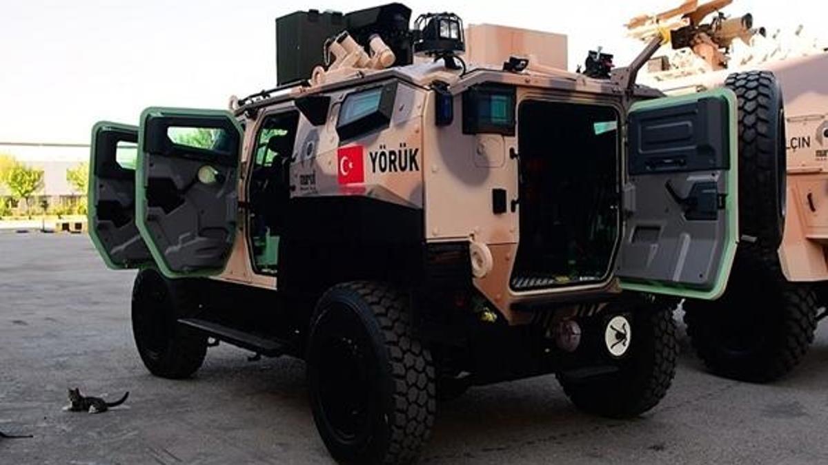 Türk zırhlısı Yörük'ten güç gösterisi