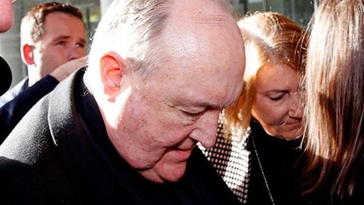 Avustralya'da çocuk istismarını gizleyen başpiskopos istifa etti