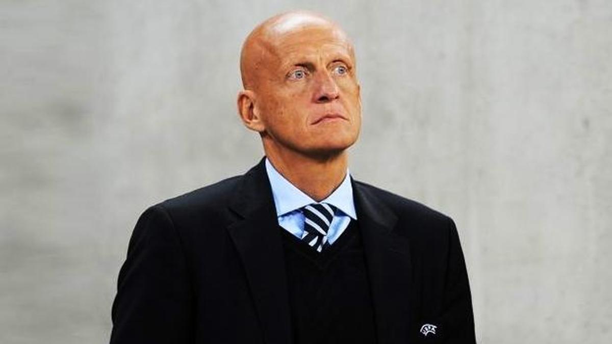 Collina, UEFA'daki görevini bıraktı