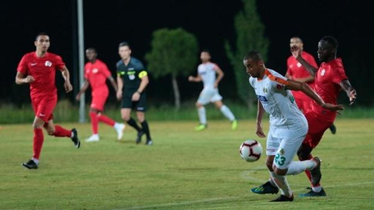 Emre Akbaba attı, Alanyaspor kazandı