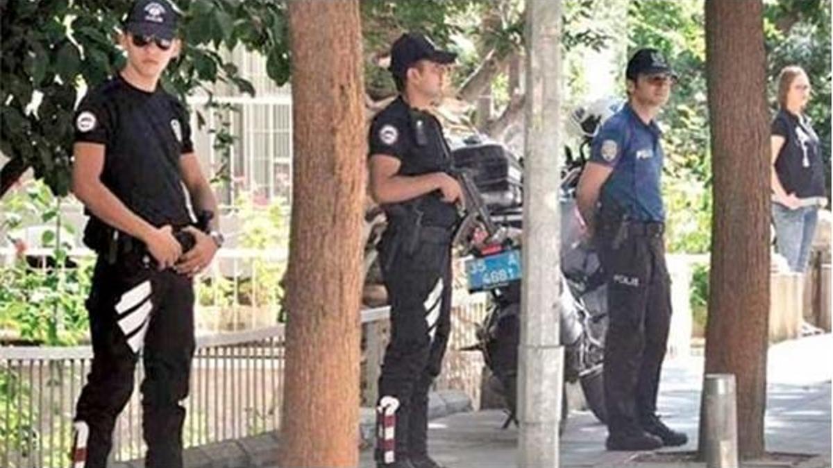 Brunson’ın İzmir’de kaldığı sokak ajan kaynıyor