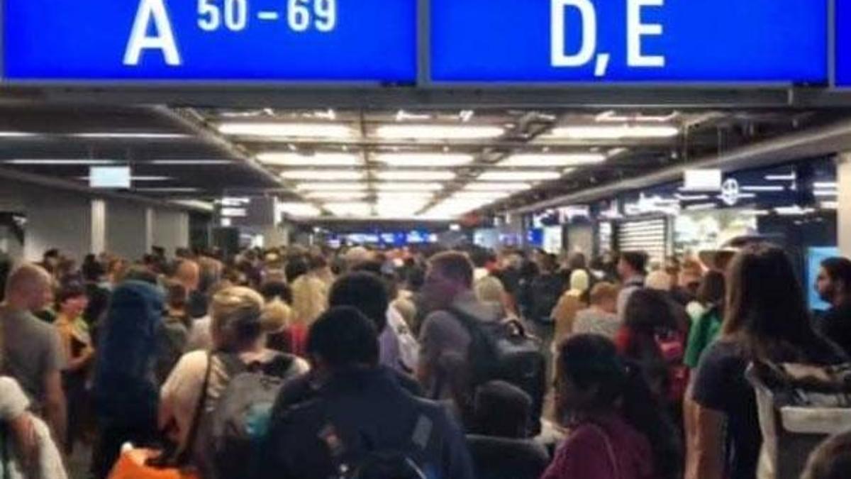 Almanya'da Frankfurt Havalimanı tahliye edildi