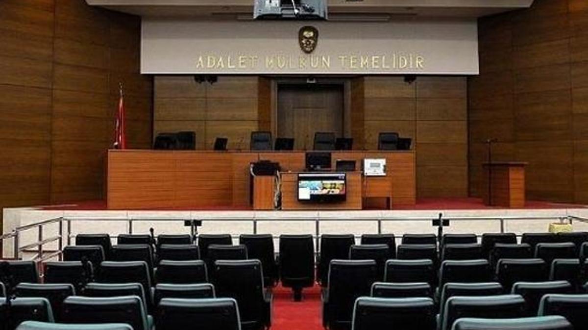 Fuat Avni’ye listeyi ‘köstebek’ vermiş
