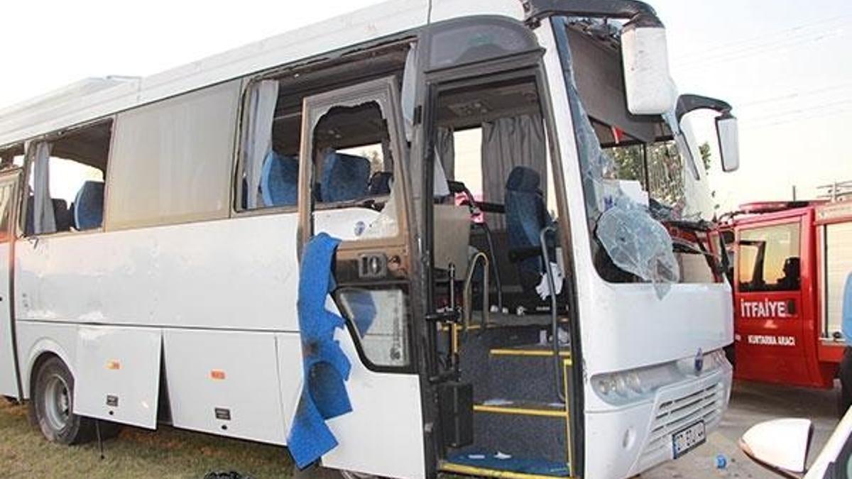 Manavgat’ta tur midibüsü kaza yaptı!