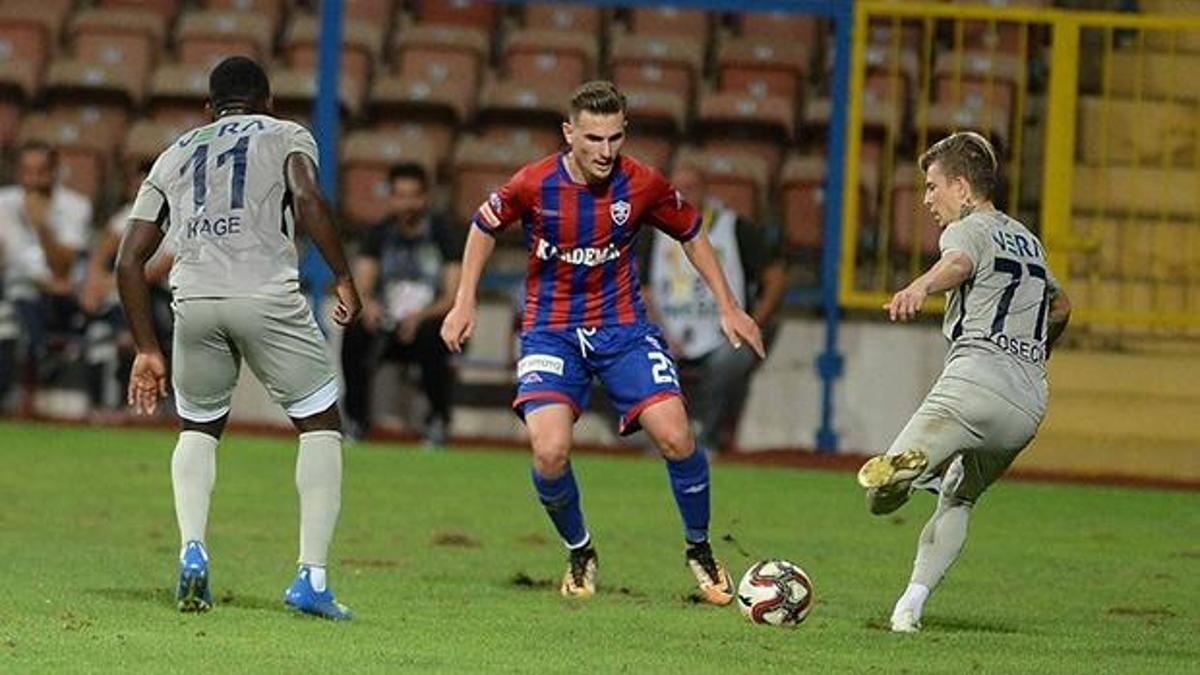 Adana Demirspor tek golle kazandı