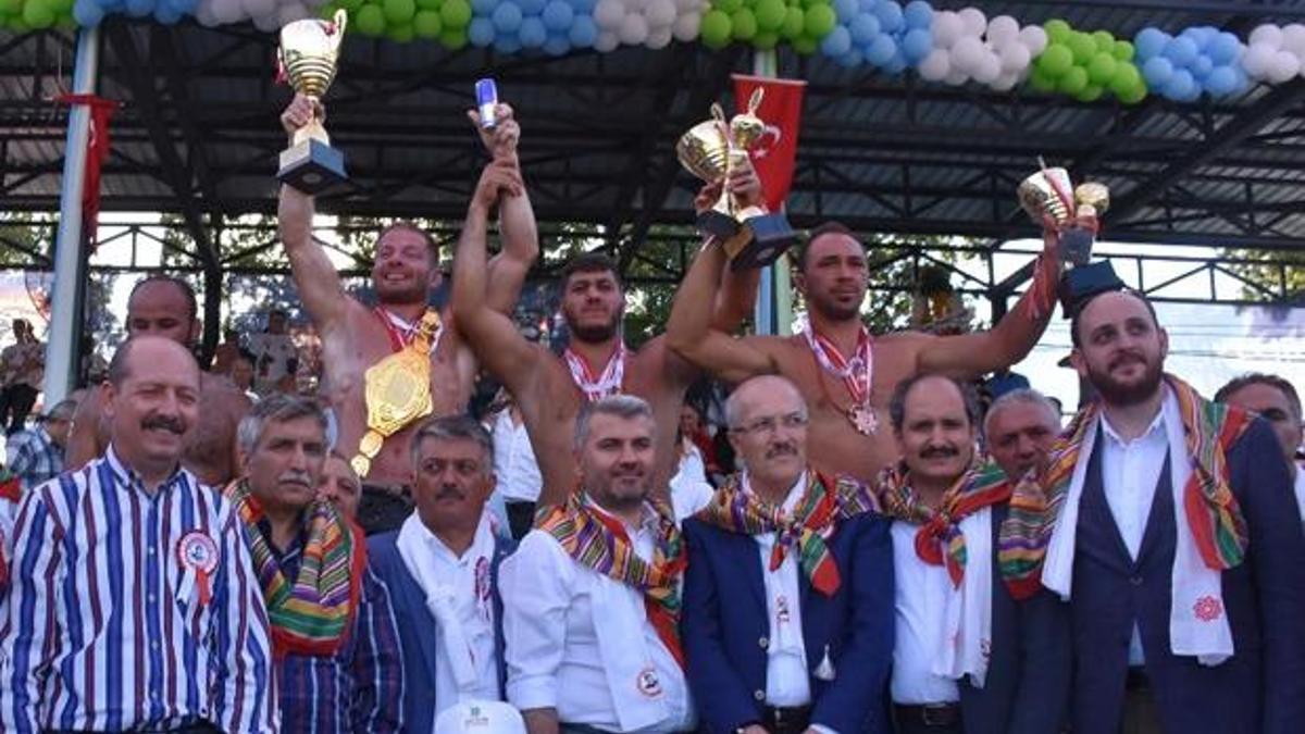 59. Kurtdere Güreşlerinin Başpehlivanı İsmail Balaban oldu