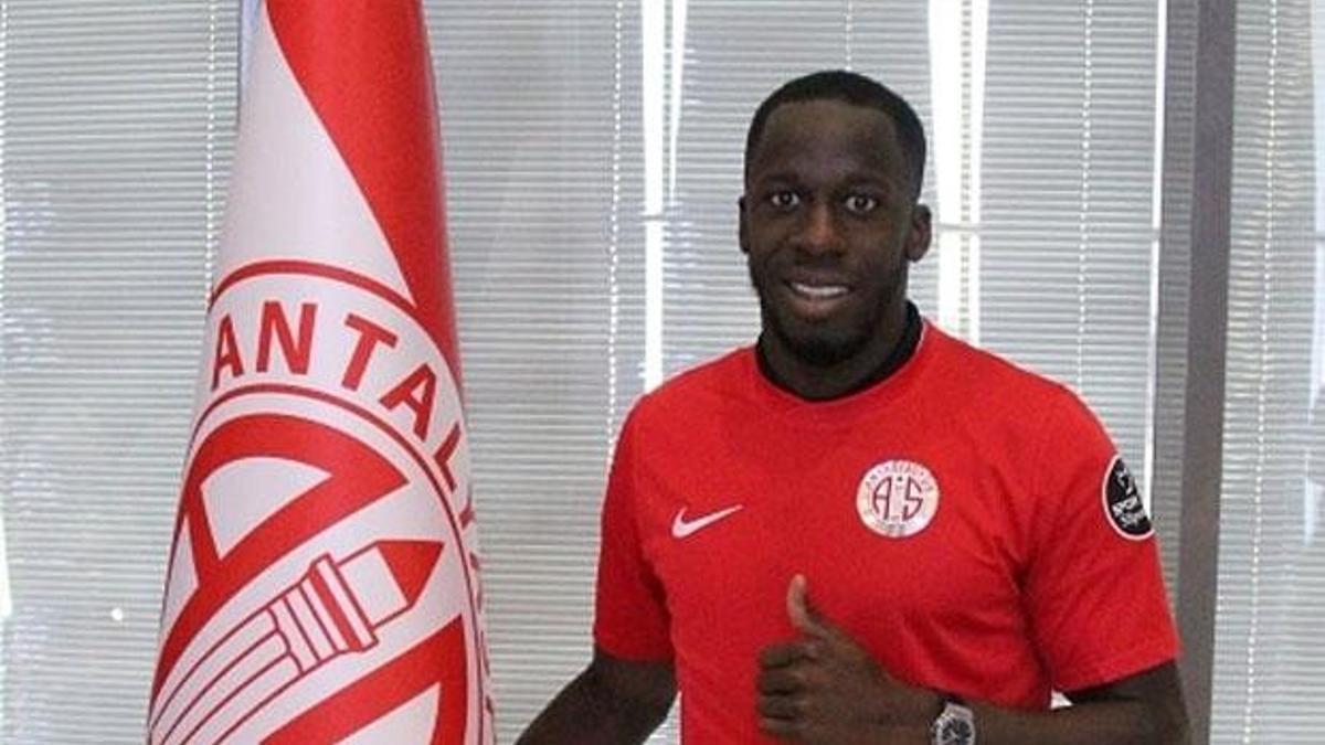 Antalyaspor'da iki futbolcuya lisans çıkarılamadı!