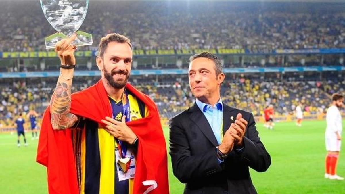 Ali Koç'tan Ramil Guliyev'e plaket