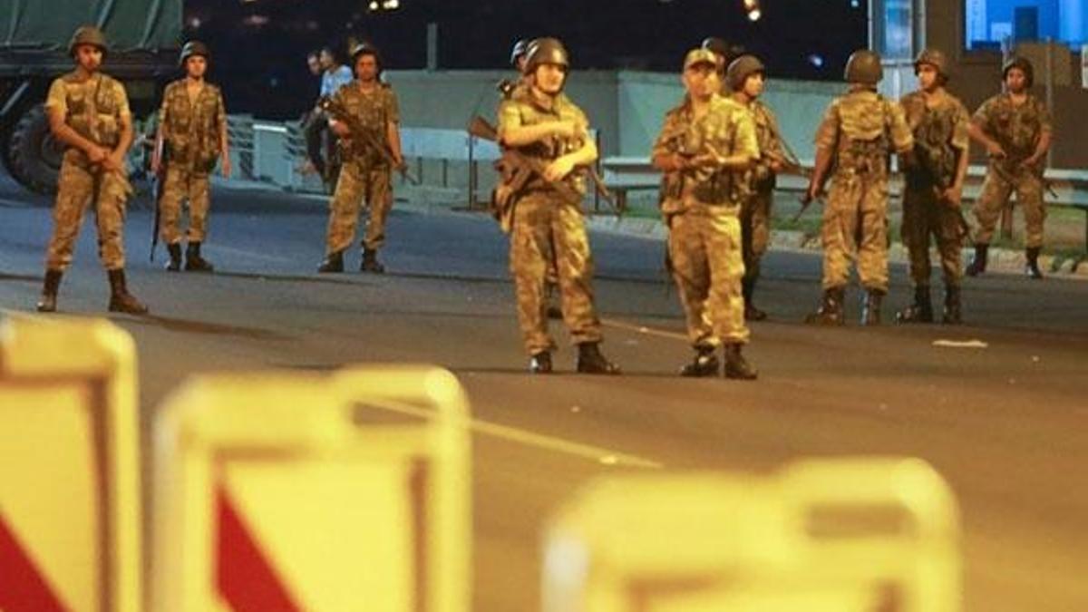 Darbeyi önceden haber veren subay için flaş gelişme