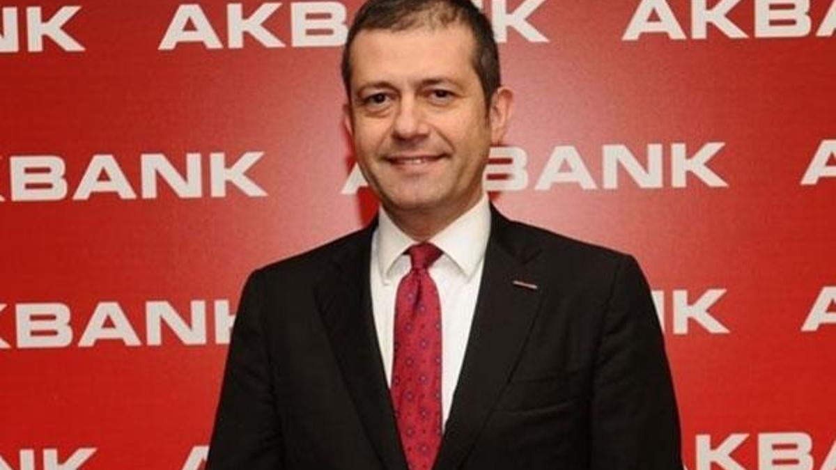 `Akbank müşterileri Türk lirasına olan güvenini gösterdi`