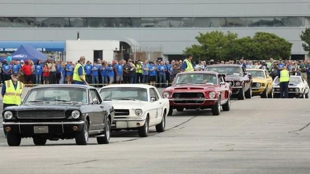 10 milyonuncu Ford Mustang banttan indi!
