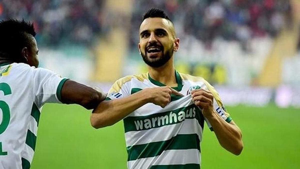 Galatasaray Aziz Behich'i gözüne kestirdi