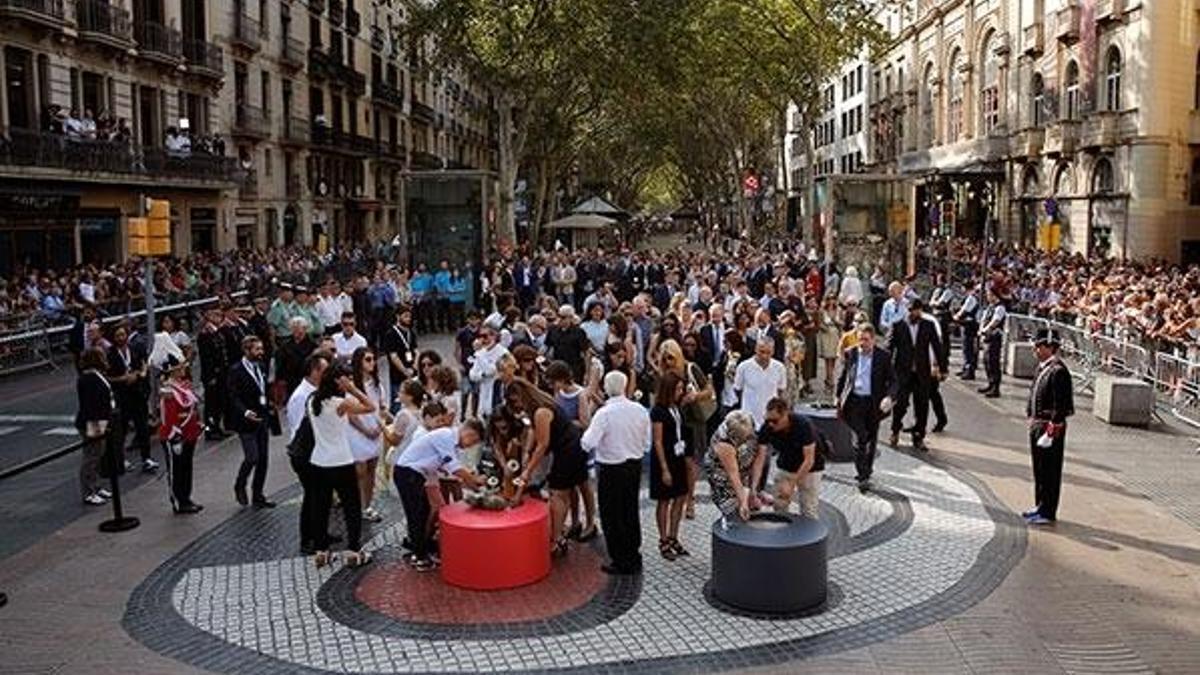 Barselona'daki terör saldırılarının kurbanları anıldı