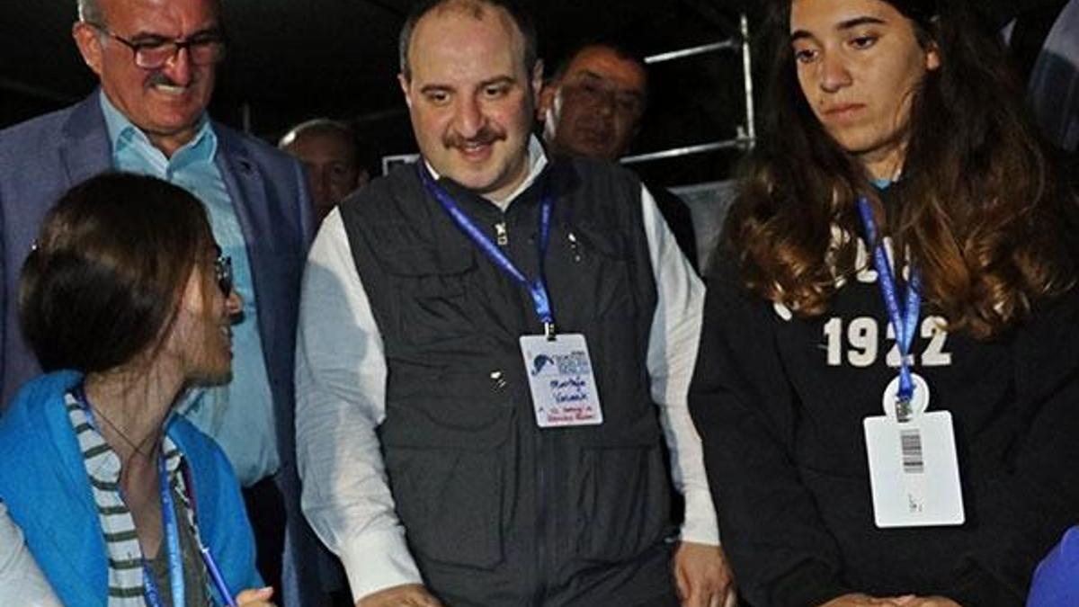 Bakan Varank: Gençlere bilimi sevdirmeye çalışacağız