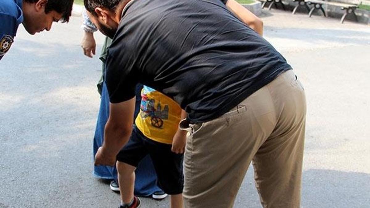 Küçük çocuğun ayağına yorgun mermi isabet etti