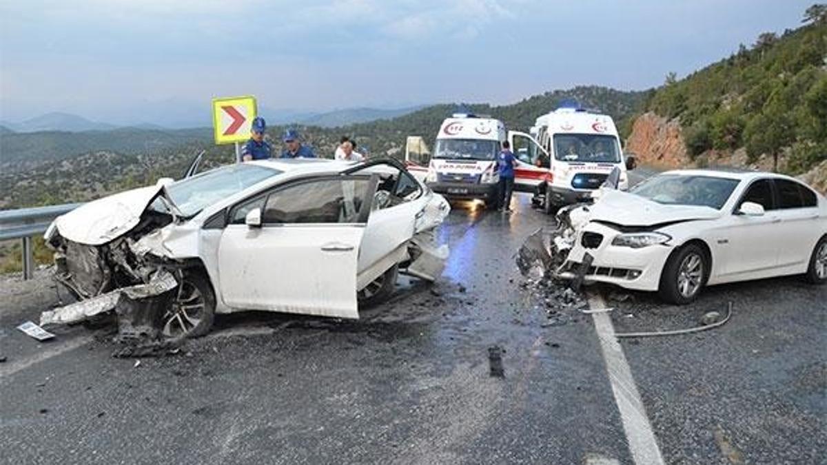 Altı araç birbirine girdi: 11 yaralı