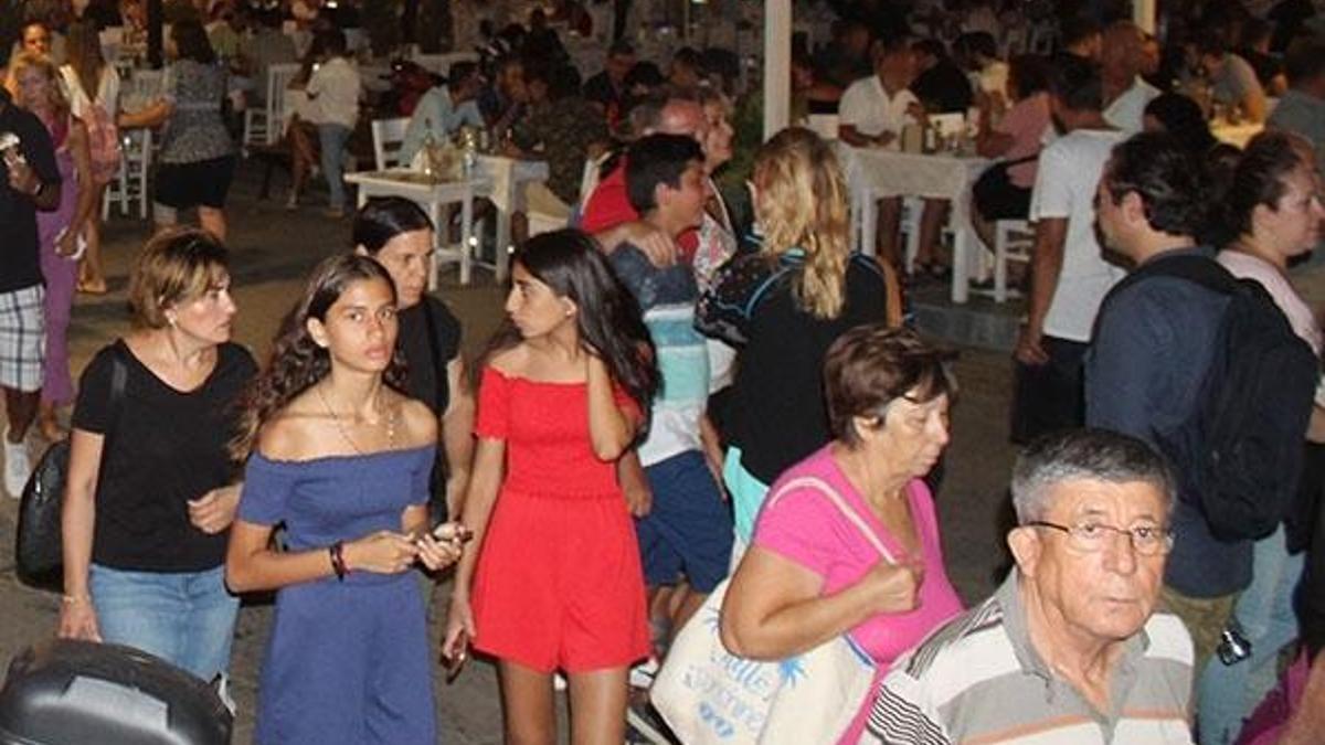 Kente, 1,5 milyon kişi geldi, adım atacak yer kalmadı...