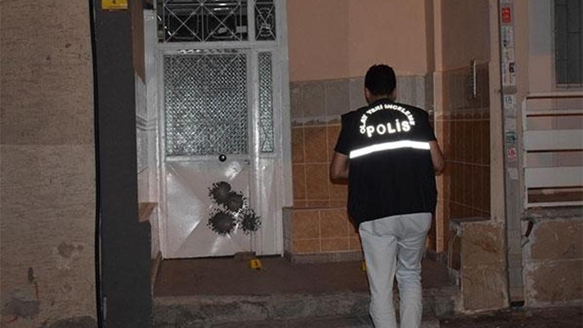 Korku dolu anlar... Apartmana pompalı tüfekle saldırı!