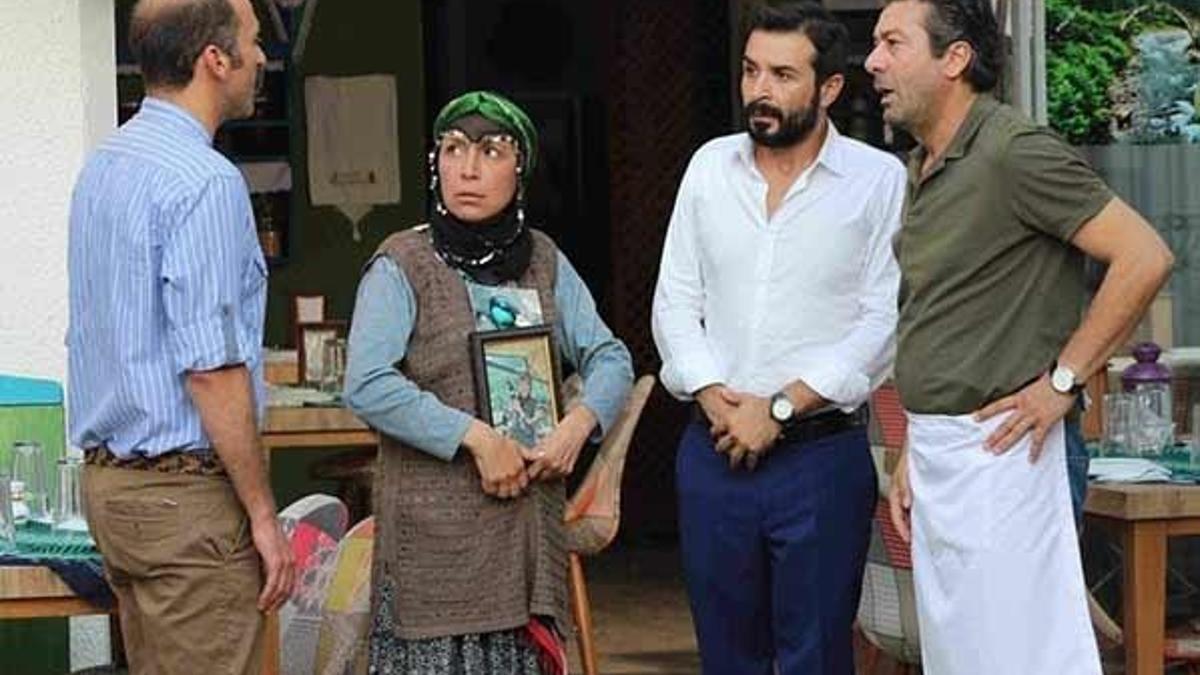 Ege'nin Hamsisi 7. yeni bölümde bayram telaşı yaşanıyor!