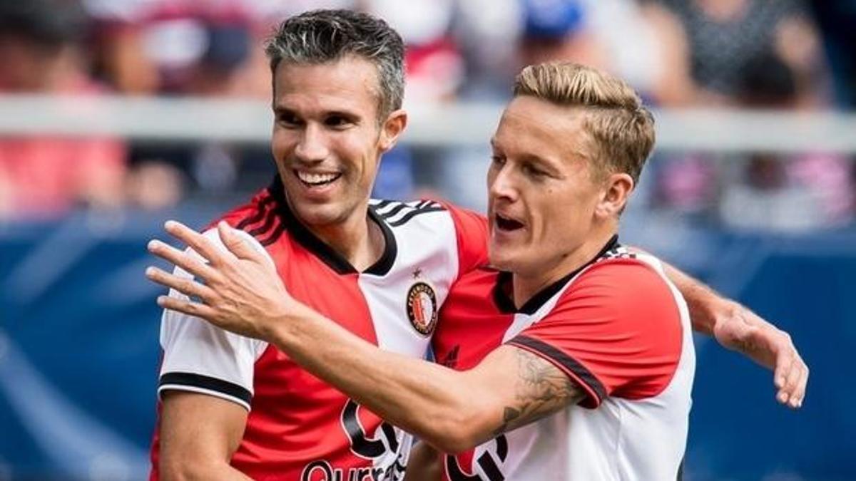 Robin van Persie yine golünü attı