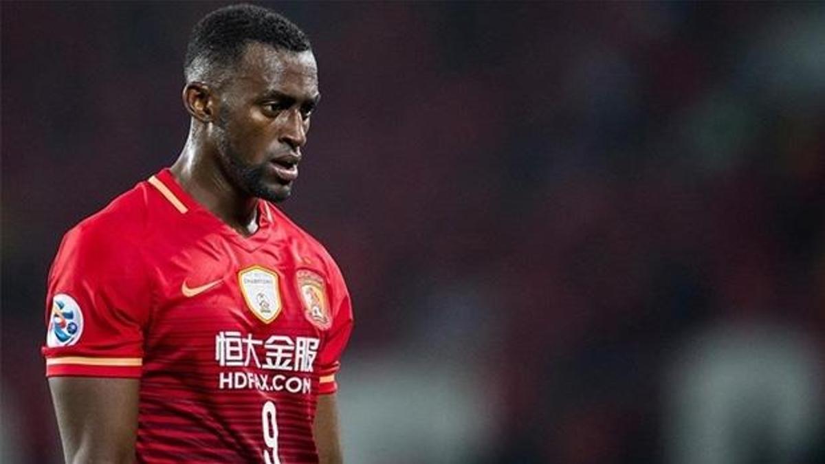 Jackson Martinez imzayı attı!