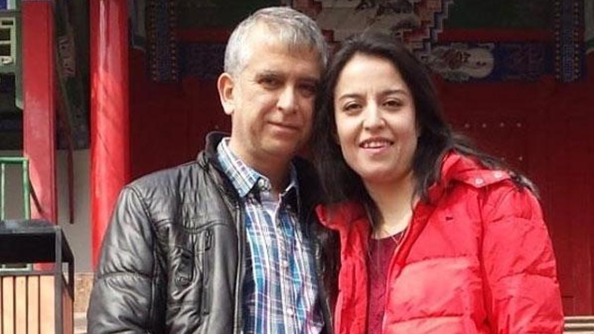 Ünlü profesörün eşine Doğu Türkistan’da yasak