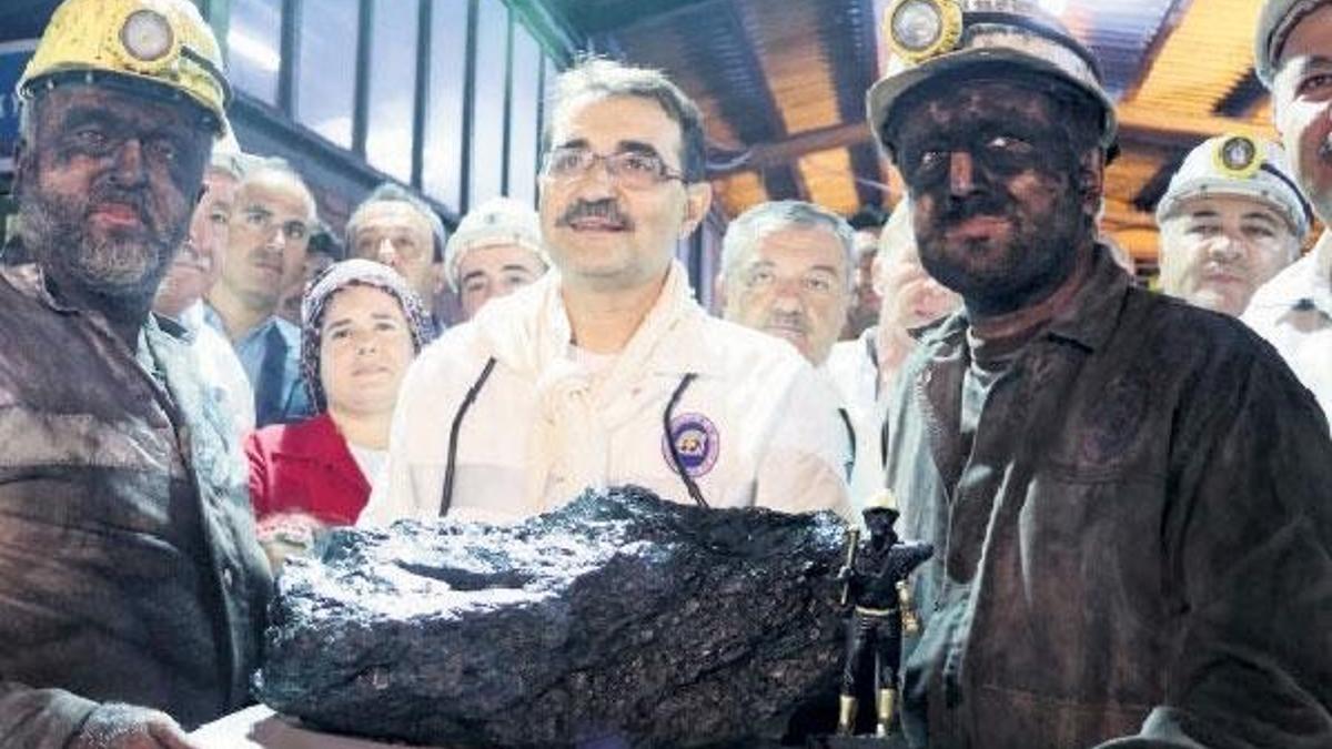 Bakan maden ocağına indi!