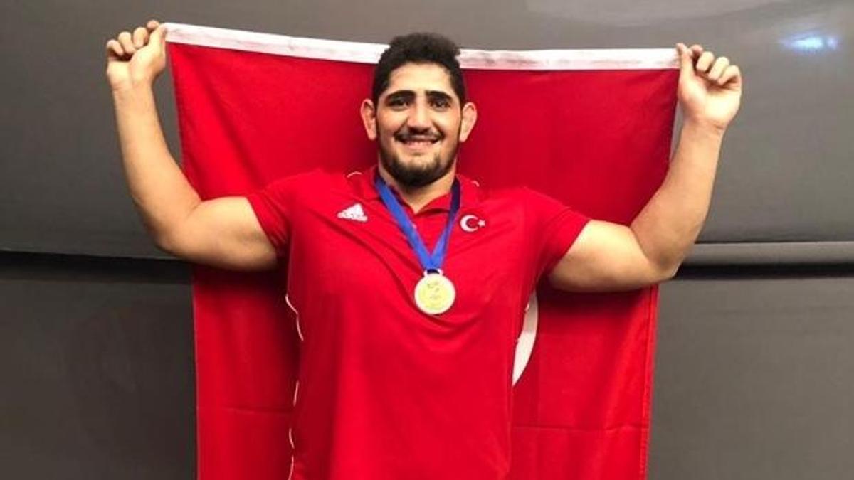 Milli güreşçi Osman Yıldırım dünya şampiyonu