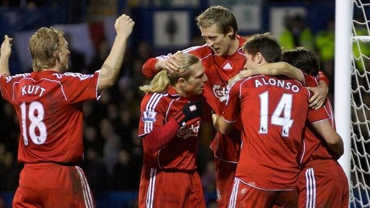 Crouch: Xabi Alonso'nun eşine aşık oldum
