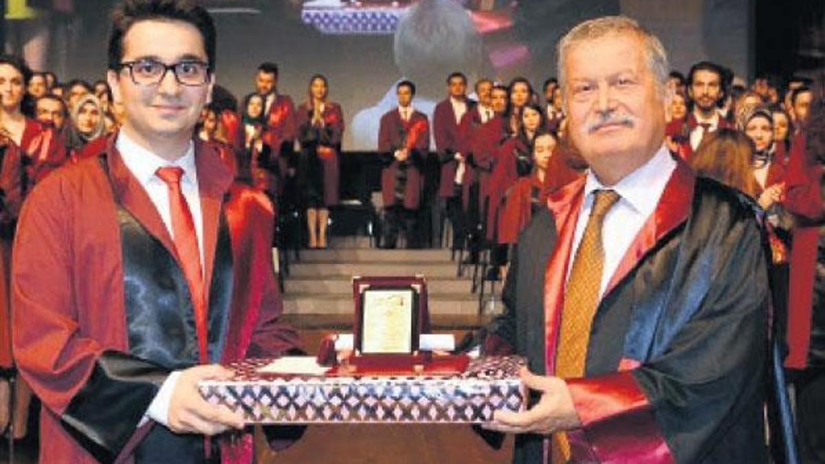 Tıp fakültesini birinci bitirdi TUS’ta da tarih yazdı