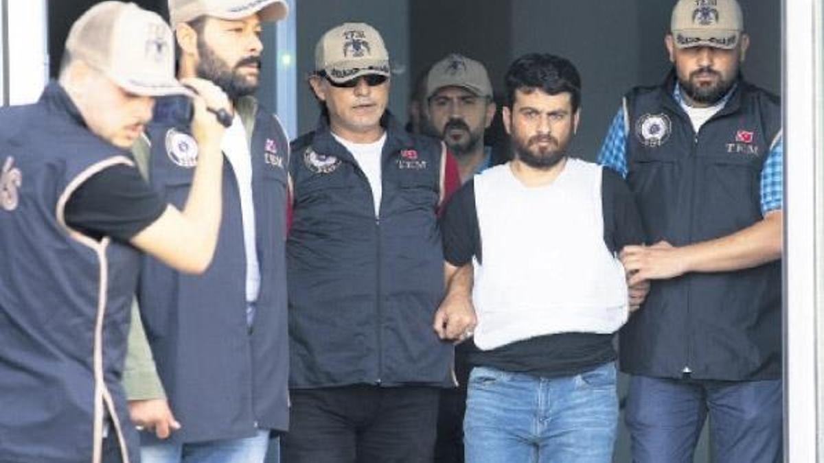 53 kişinin katili Esad’ın kalesinde paketlendi!