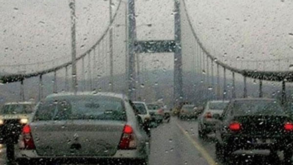 İstanbul’da trafik yoğunluğu yağmurla birlikte arttı