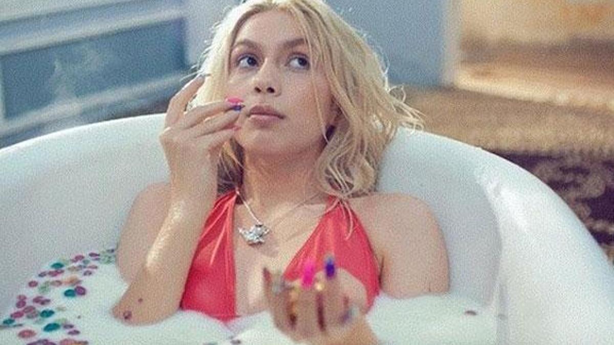 Sahte şarkıya 100 bin’lik dava
