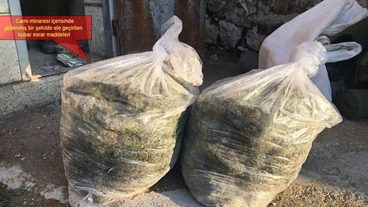 Diyarbakır'daki operasyonda minareye gizlenmiş esrar ele geçirildi