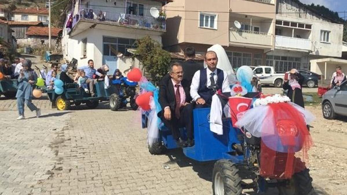 Patpattan gelin arabası yaptılar
