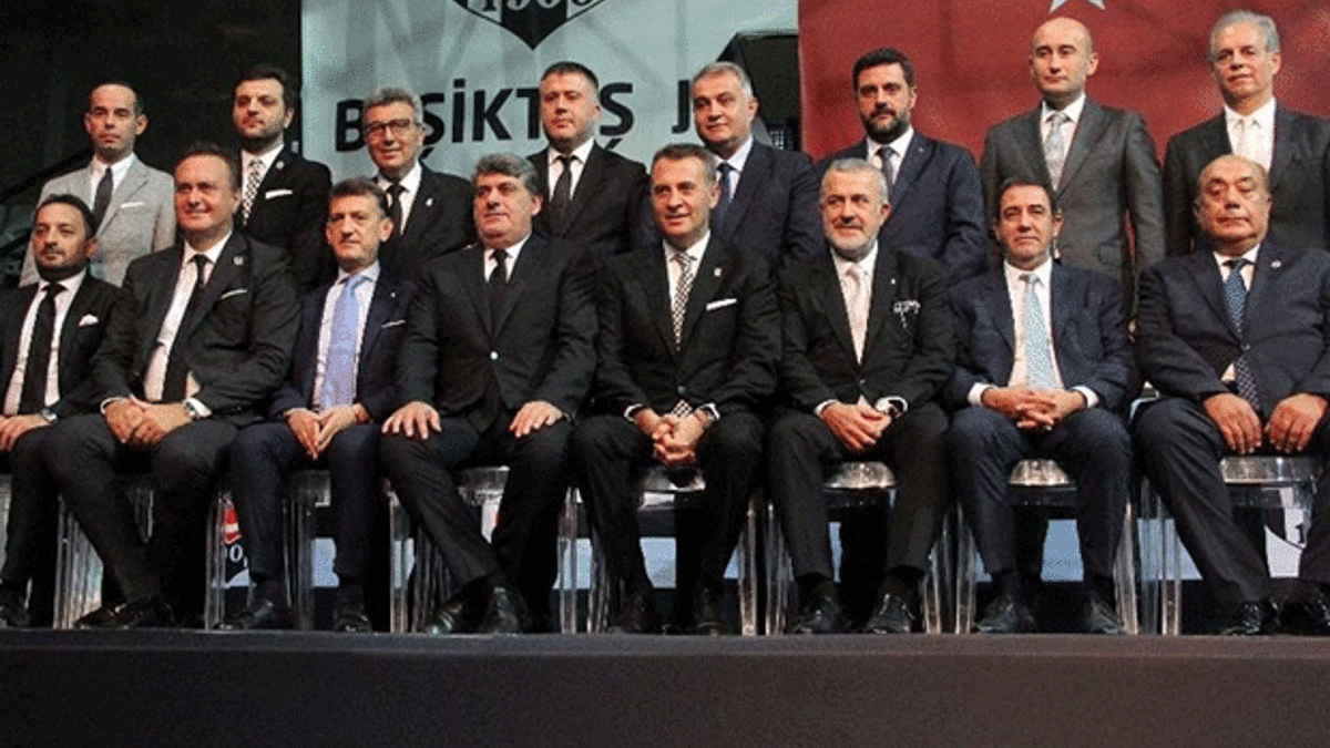 Beşiktaş'ta yeni yönetim mazbatasını aldı
