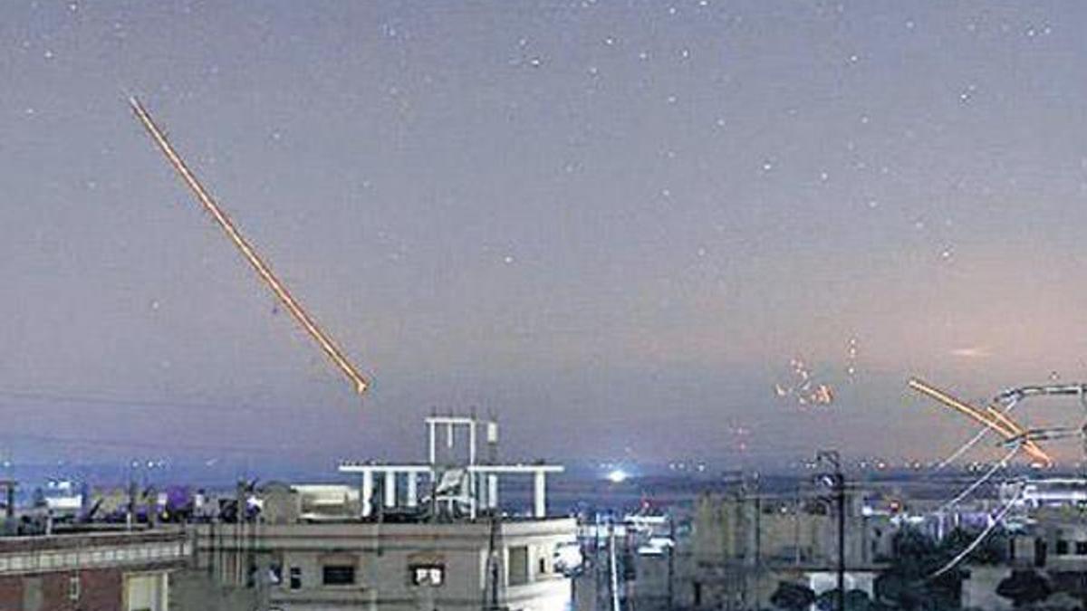 İsrail F-16’ları, Rus uçağını kalkan yaptı!