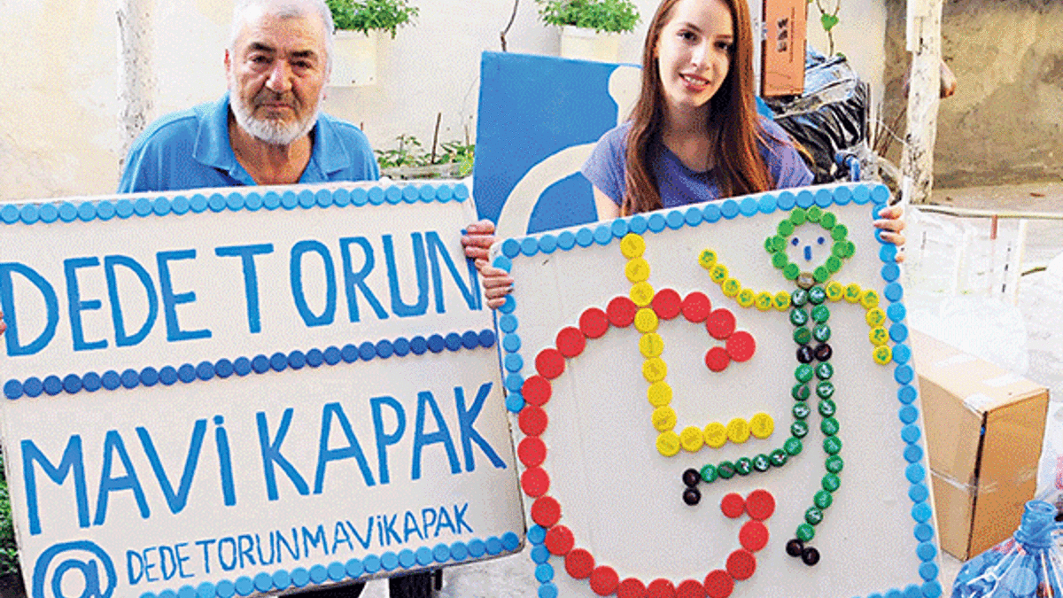 Dede-torun 43 ton  mavi kapak topladı