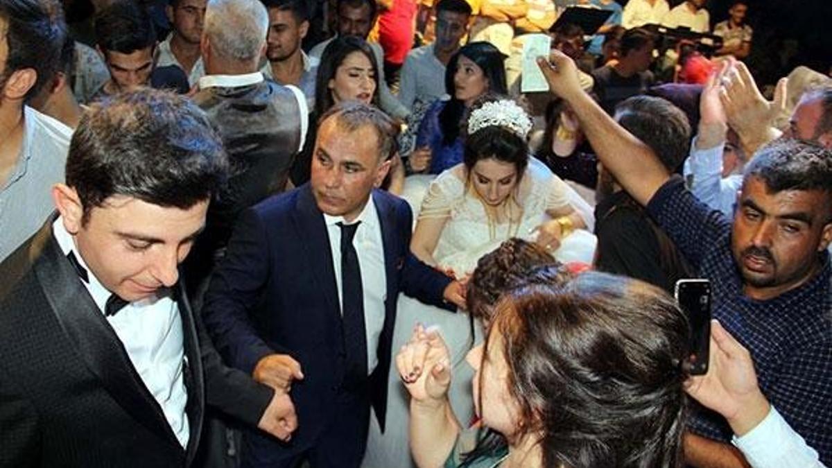 Aşiret liderinin kızına görkemli düğün