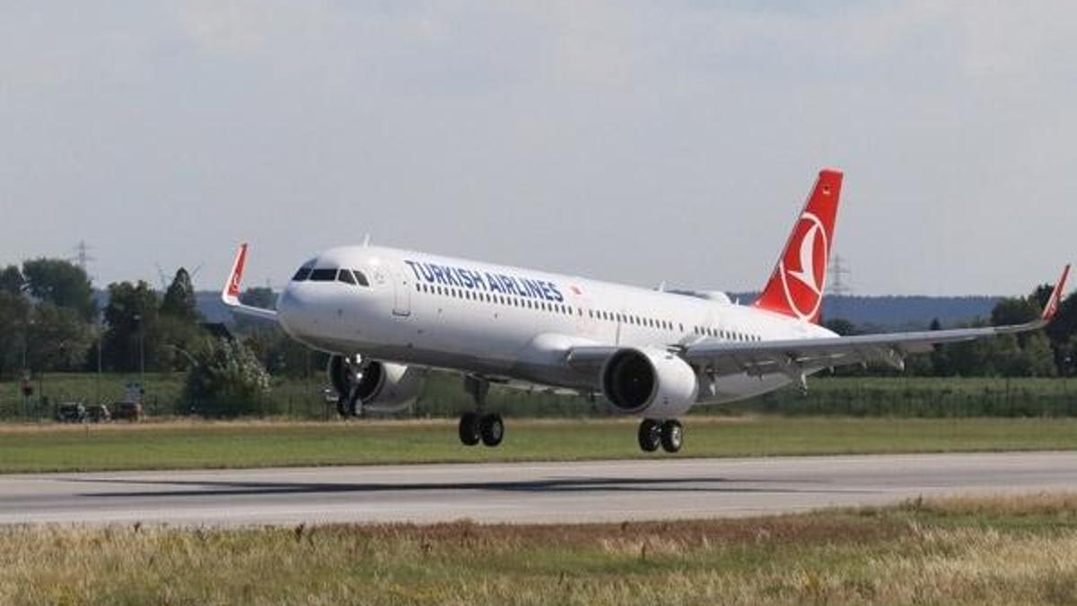 Üçüncü Havalimanına inen ilk yolcu uçağı THY'nin oldu