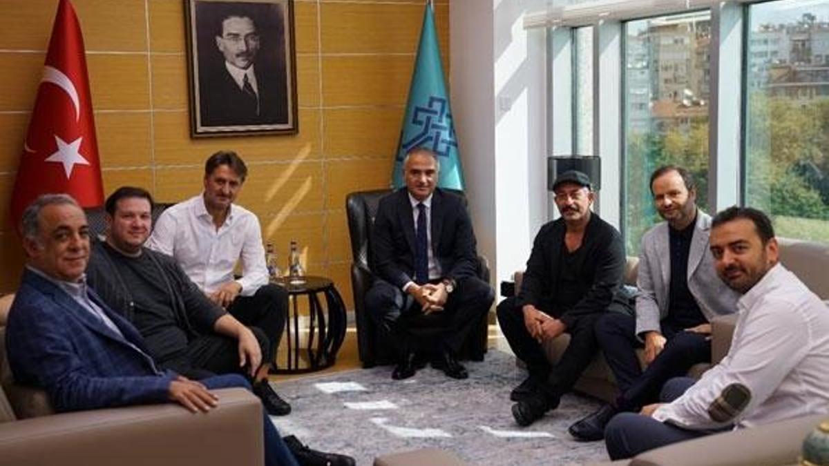Ünlü isimlerle görüştü