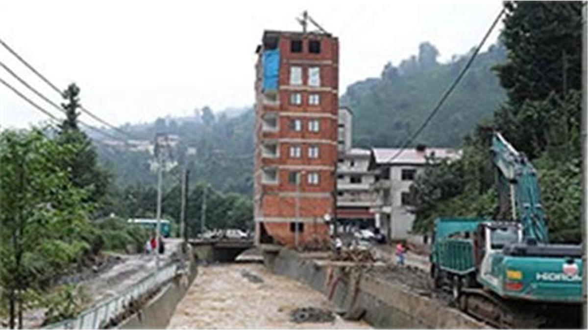 Rize'deki 7 katlı apartmana yıkım kararı