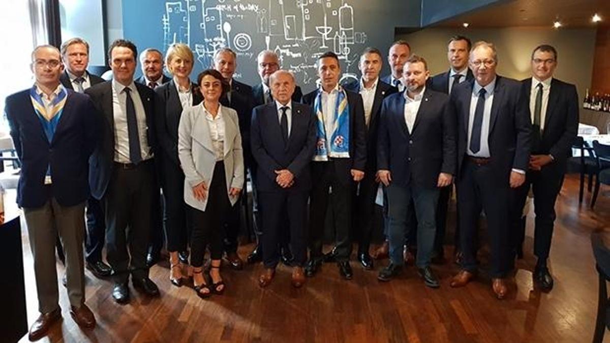 Zagreb, Fenerbahçe yönetimini yemekte ağırladı