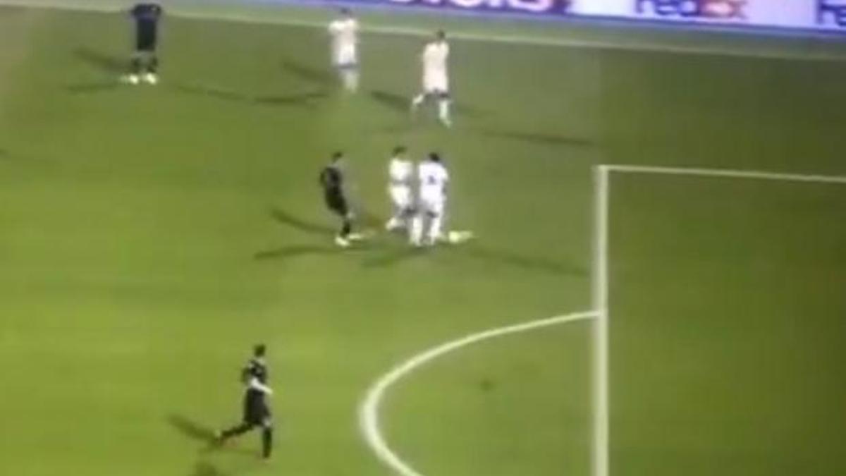 Fenerbahçe savunmasından inanılmaz hata!