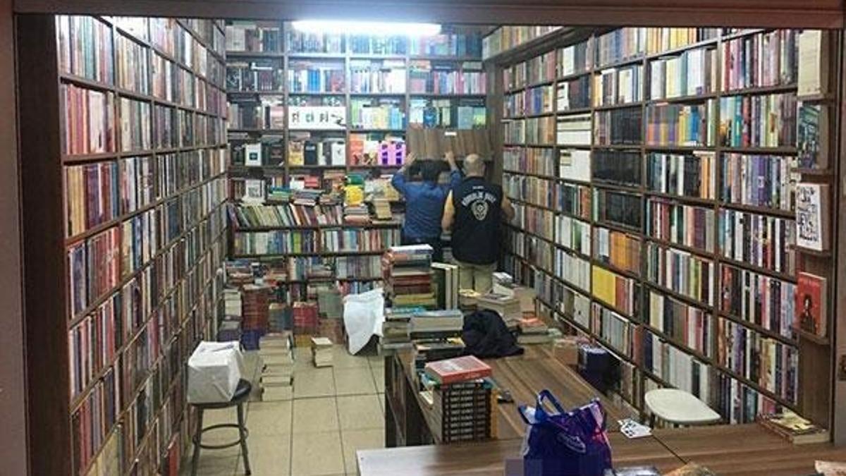 Kadıköy'de korsan kitap operasyonu