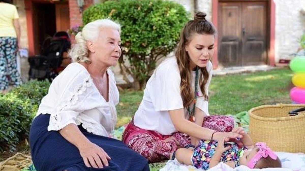 İstanbullu Gelin 54. bölümde Boranlar'da sular durulmuyor!